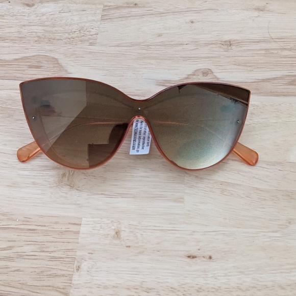 AJ Morgan Cat Eye Rimless Sunglasses in Mirrored Gold | ASOS - Picture 4 of 4